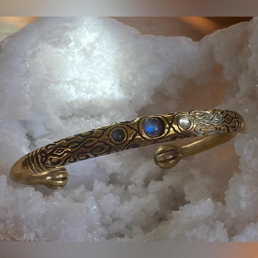 Bahgsu Jewels Brass & Moonstone Cuff